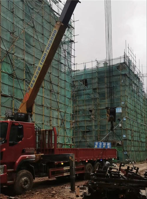 定远县“慢工细活”—— 吊车的 “微动控制” 技术